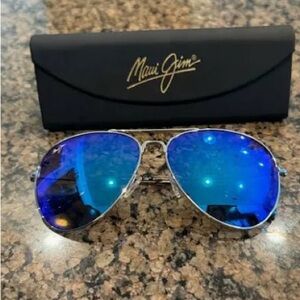✨ Maui Jim Mavericks Blue Polarized Aviators ✨